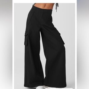 ALO Yoga Women’s Wide Leg Pant